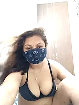 hot kiran2000 online show from June 27, 2026, 2:12 pm