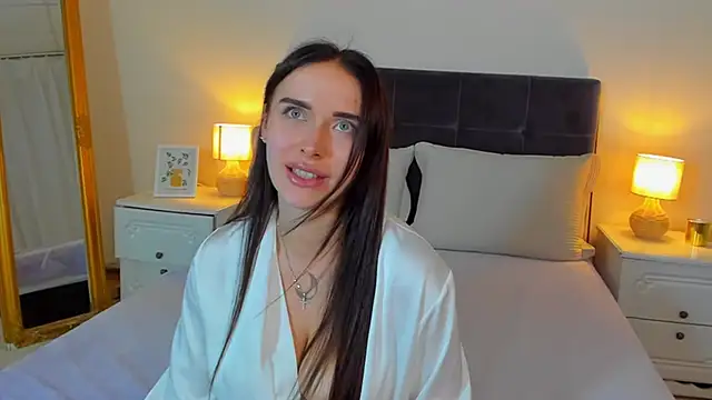 KellyWhites online show from June 20, 2026, 5:32 am