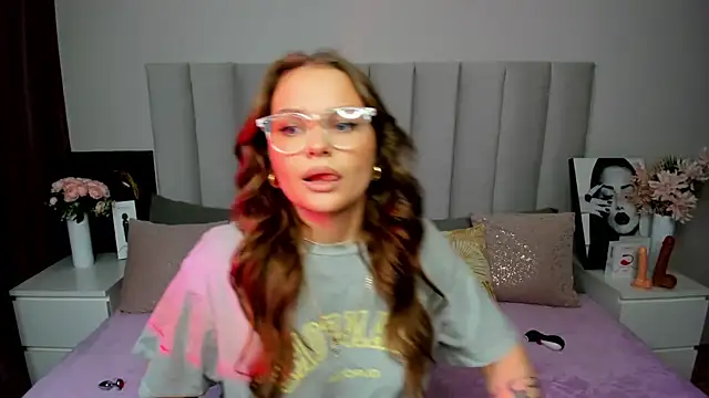 KattyWests online show from June 25, 2026, 1:27 am