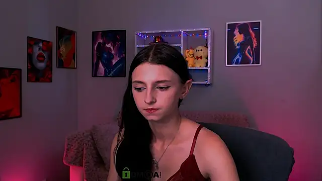 caroline honeyy online show from June 11, 2026, 12:47 pm