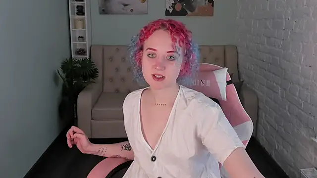 ScarlettSparkss online show from May 14, 2026, 5:25 am