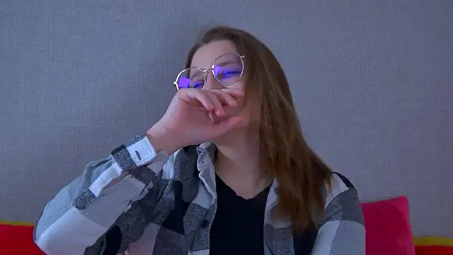 Snapshot of AlexaAvery chatting on July 9, 2026, 6:28 am AlexaAvery online show from July 9, 2026, 6:28 am