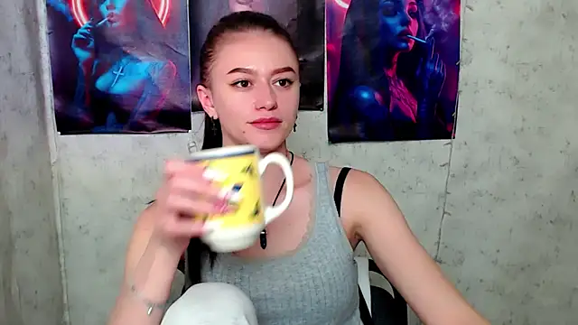 AprillXoxo online show from June 11, 2026, 8:56 am