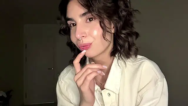 JessiaRuezga online show from May 31, 2026, 12:23 pm