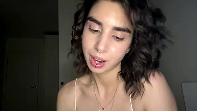 JessiaRuezga online show from May 31, 2026, 6:09 pm