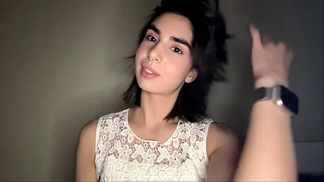 JessiaRuezga online show from June 5, 2026, 12:22 pm