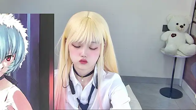 Evil-Bunny007 online show from June 6, 2026, 1:05 pm