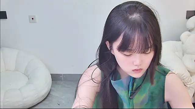 Evil-Bunny007 online show from June 12, 2026, 12:37 pm