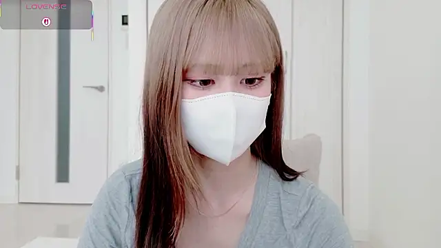 Snapshot of mia-chan3 chatting on July 8, 2026, 6:18 am mia-chan3 online show from July 8, 2026, 6:18 am
