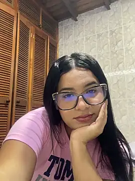 sara alejandra online show from May 15, 2026, 1:23 am