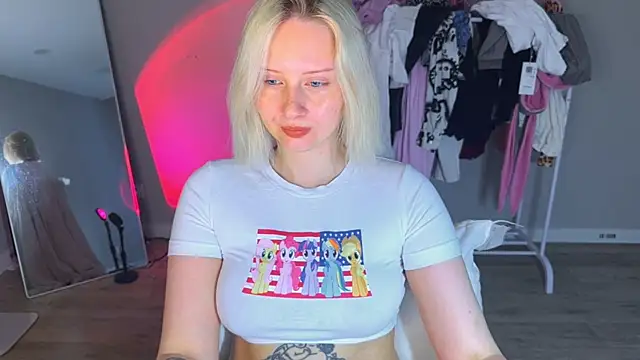 angelllisss online show from June 28, 2026, 11:27 am