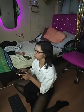 DaliaKhemu online show from July 6, 2026, 1:19 pm