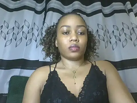 Snapshot of Flora_Fantasy chatting on July 4, 2026, 11:49 am Flora Fantasy online show from July 4, 2026, 11:49 am