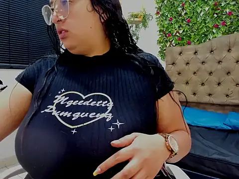 Snapshot of Candy_Curvyy chatting on May 20, 2026, 12:55 pm Candy Curvyy online show from May 20, 2026, 12:55 pm
