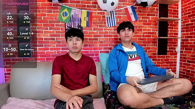 Hoot boyss  online show from June 26, 2026, 8:02 pm