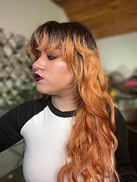 NikkiNix online show from May 18, 2026, 1:06 pm