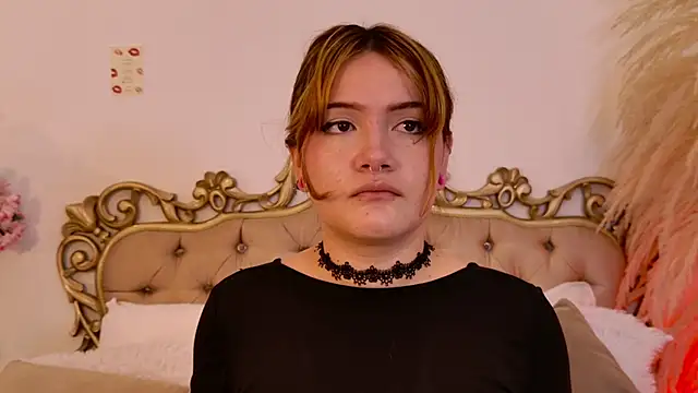 Snapshot of AbrilCardenasX chatting on June 16, 2026, 11:35 am AbrilCardenasX online show from June 16, 2026, 11:35 am