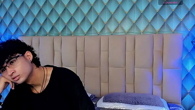 Snapshot of Sofia-Ethan chatting on May 25, 2026, 6:25 pm Sofia-Ethan online show from May 25, 2026, 6:25 pm