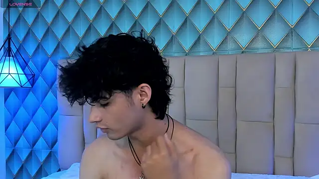 Snapshot of Sofia-Ethan chatting on May 27, 2026, 6:16 pm Sofia-Ethan online show from May 27, 2026, 6:16 pm