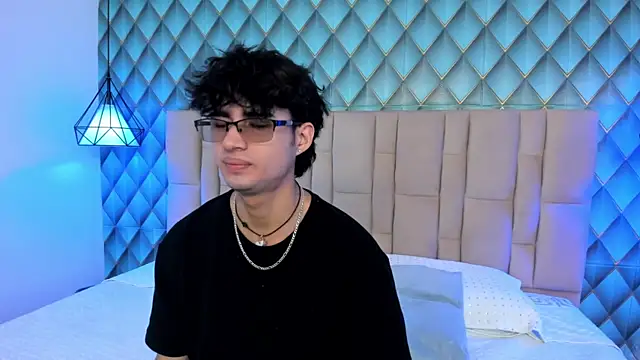Sofia-Ethan online show from July 11, 2026, 1:47 pm