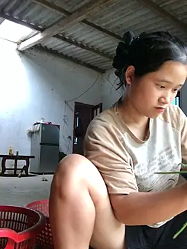 Ninaa01 online show from May 20, 2026, 3:34 am
