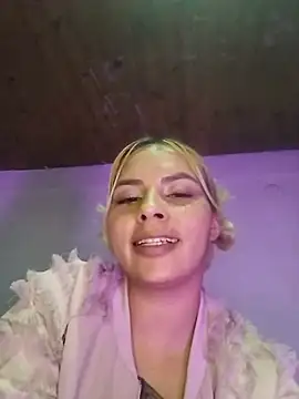Snapshot of samyMoney chatting on July 2, 2026, 10:27 pm samyMoney online show from July 2, 2026, 10:27 pm
