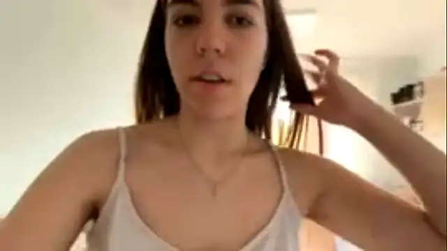 Snapshot of LaurindaStalford chatting on June 6, 2026, 4:01 pm LaurindaStalford online show from June 6, 2026, 4:01 pm