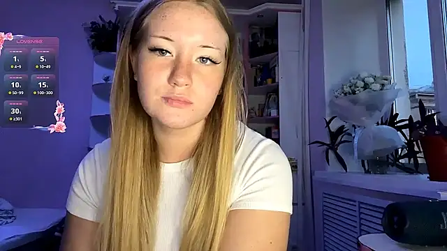 Lisi Kiss  online show from June 28, 2026, 6:03 pm