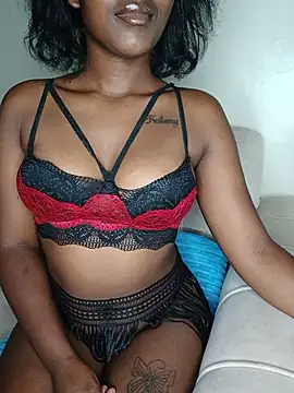 spicelovena online show from May 15, 2026, 8:05 pm