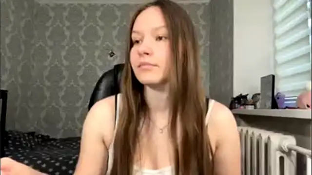 ShaylaChong online show from June 7, 2026, 4:16 am