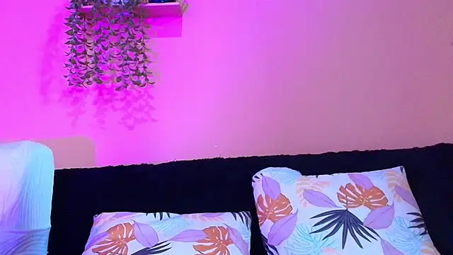Snapshot of Lindaevans1 chatting on July 4, 2026, 4:13 pm Lindaevans1 online show from July 4, 2026, 4:13 pm