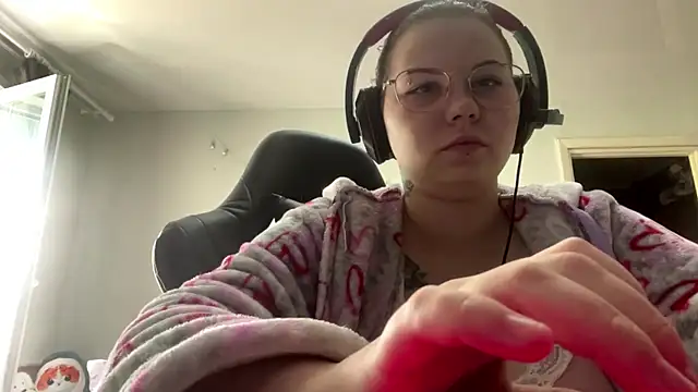 Redhair girl online show from June 4, 2026, 12:55 pm