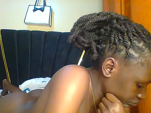 Snapshot of petite_cuteass chatting on June 10, 2026, 5:56 pm petite cuteass online show from June 10, 2026, 5:56 pm