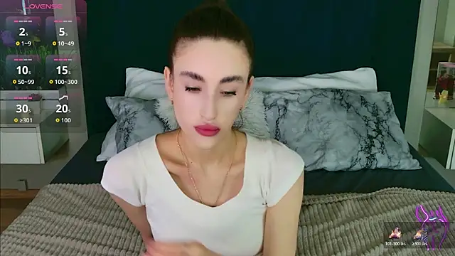 Snapshot of MadisonRen chatting on June 22, 2026, 11:18 am MadisonRen online show from June 22, 2026, 11:18 am