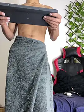 NelModel1 online show from June 4, 2026, 11:49 am