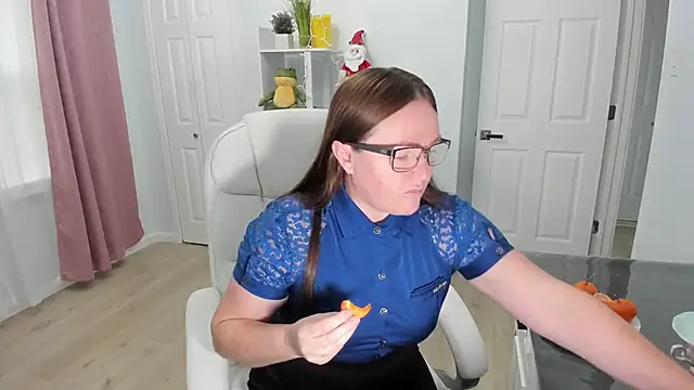 Vika73 online show from December 16, 2024, 3:00 pm