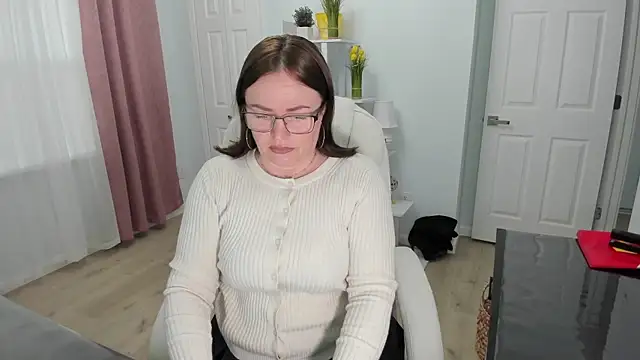 Vika73 online show from February 4, 2025, 1:06 pm