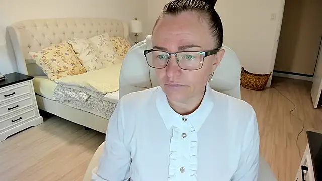 Vika73 online show from September 12, 2025, 12:38 pm