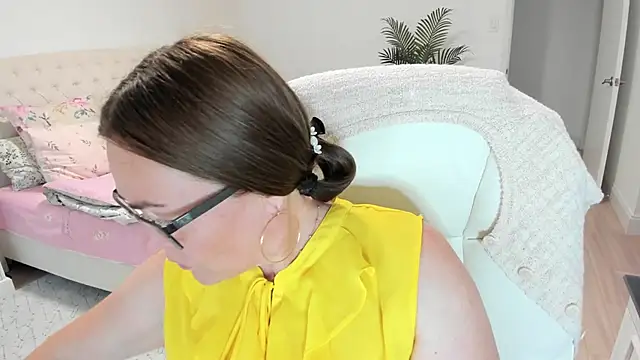 Vika73 online show from June 17, 2026, 10:50 am