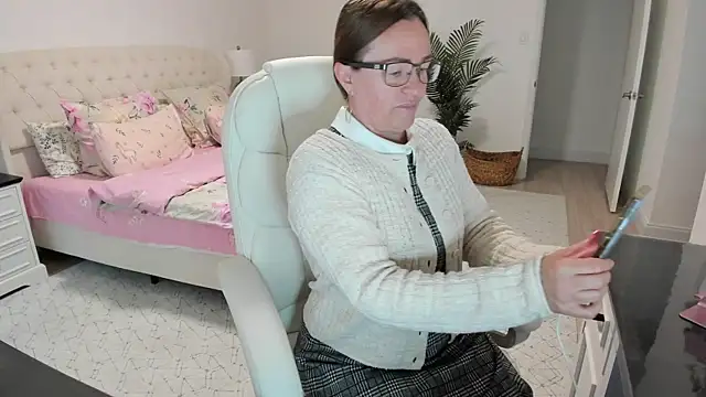 Vika73 online show from July 15, 2026, 11:48 am