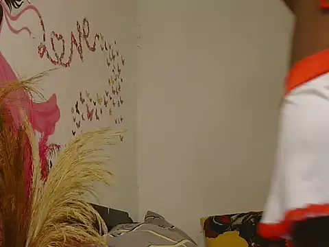 Saucy1 Angels online show from May 26, 2026, 7:04 am