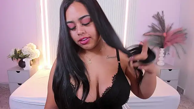 MiaLane3 online show from May 27, 2026, 11:51 am