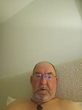 Snapshot of shyguytm chatting on June 22, 2026, 6:27 pm shyguytm online show from June 22, 2026, 6:27 pm