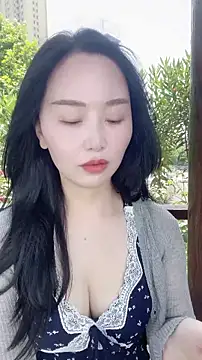 lylxili online show from June 29, 2026, 4:41 am
