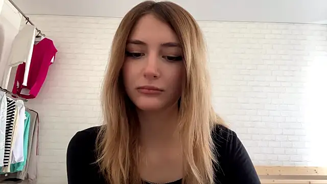 CicelyScolnik online show from May 30, 2026, 9:39 am