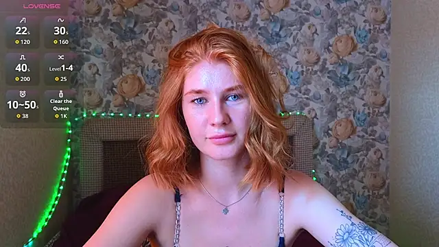 Snapshot of Juli_Ginger chatting on July 19, 2026, 2:43 pm Juli Ginger online show from July 19, 2026, 2:43 pm