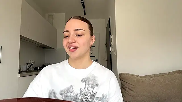 BrandiEngberg online show from May 18, 2026, 11:38 am
