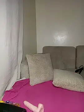 prettymissrose online show from July 19, 2026, 1:37 pm