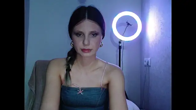 Jessicaxq online show from June 13, 2026, 11:57 pm