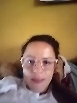 DALILAHOT10 online show from May 17, 2026, 10:06 pm